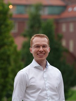 Porträtt av Caspian Bagheri, Företagsansvarig på THS Consulting